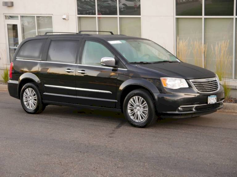 Used 2016 Chrysler Town & Country Touring-L Anniversary Edition Used 2016 Chrysler Town & Country Touring-L Anniversary Edition